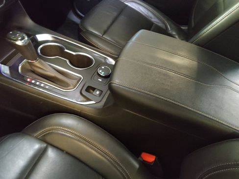 Used 2018 Chevrolet Traverse LT image 26