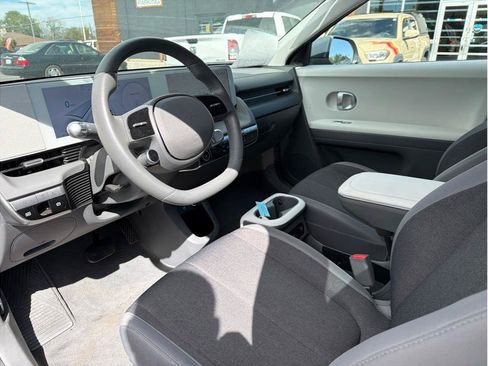 Used 2024 Hyundai Ioniq 5 SEL AWD/4WD image 2