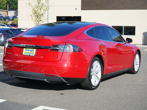 Used 2015 Tesla Model S AWD image 3