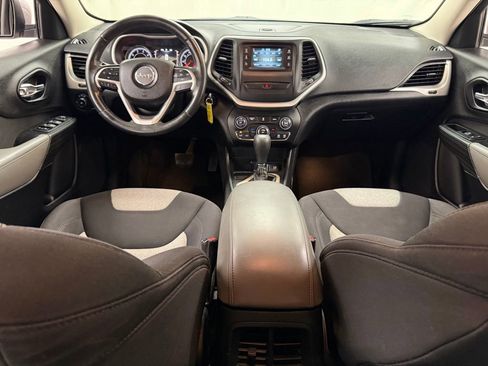 Used 2014 Jeep Cherokee Latitude FWD image 28