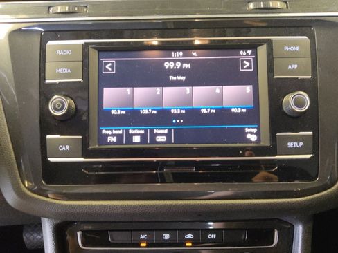Used 2019 Volkswagen Tiguan S FWD image 25
