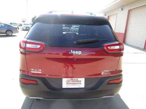 Used 2016 Jeep Cherokee Limited AWD/4WD image 8