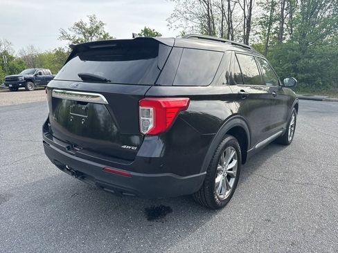 Used 2022 Ford Explorer XLT w/ Equipment Group 202A image 4