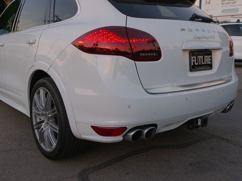 Used 2014 Porsche Cayenne GTS image 41