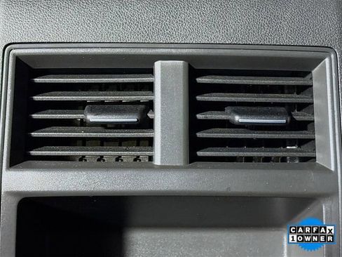 Used 2023 Volkswagen Atlas Cross Sport SE image 24