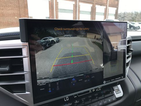 Certified 2024 Toyota Sequoia Platinum image 23