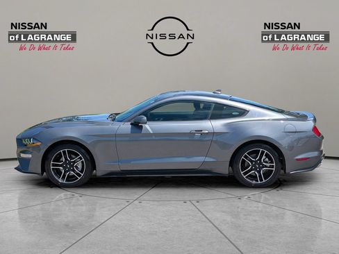 Used 2021 Ford Mustang Premium RWD image 8