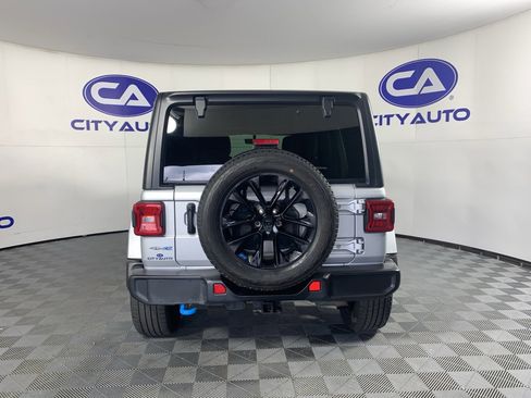 Used 2023 Jeep Wrangler Sahara image 4