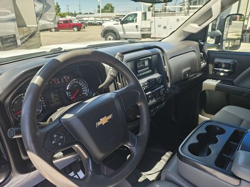 Used 2015 Chevrolet Silverado 2500 W/T AWD/4WD image 7