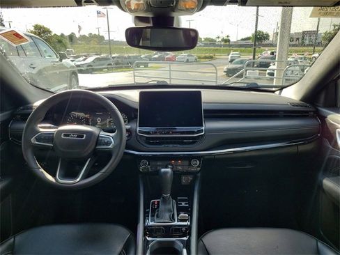 Used 2023 Jeep Compass Altitude image 13