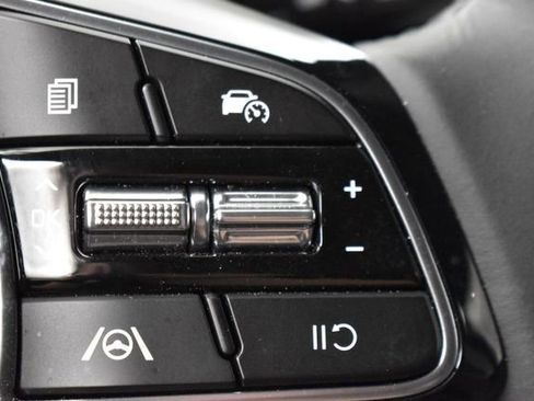 Certified 2025 Kia Seltos S FWD image 25