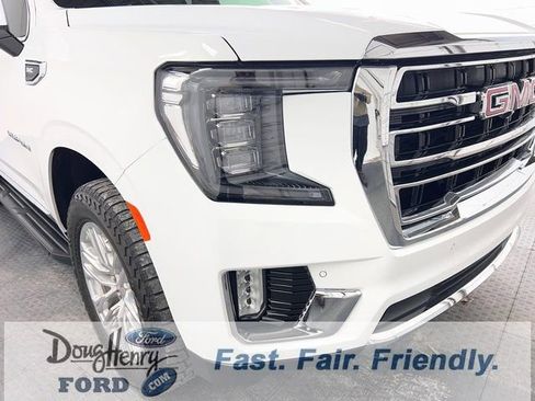 Used 2022 GMC Yukon SLT w/ SLT Premium Package image 8