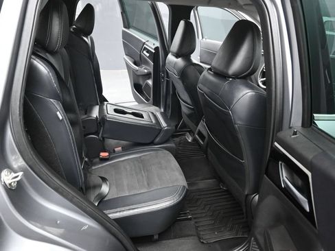 Used 2023 Mitsubishi Outlander SE FWD image 35
