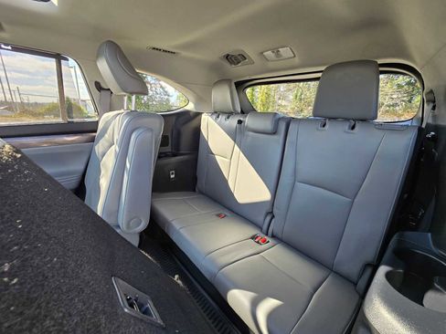 Certified 2022 Toyota Highlander Platinum image 18