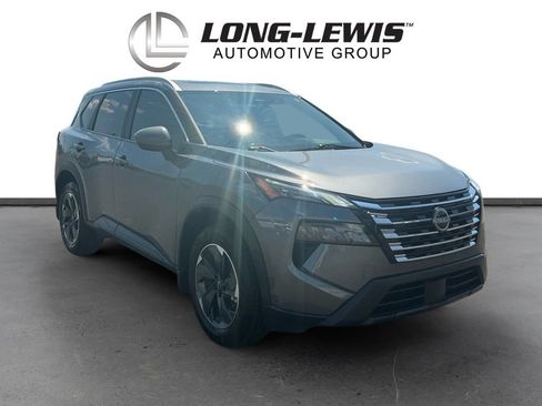 Used 2025 Nissan Rogue SV w/ SV Premium Package FWD image 10