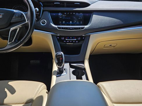 Used 2019 Cadillac XT5 Luxury FWD image 10