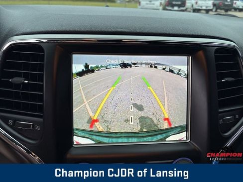 Used 2017 Jeep Grand Cherokee Altitude image 28