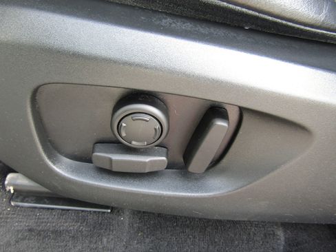 Used 2019 Land Rover Discovery Sport HSE image 27