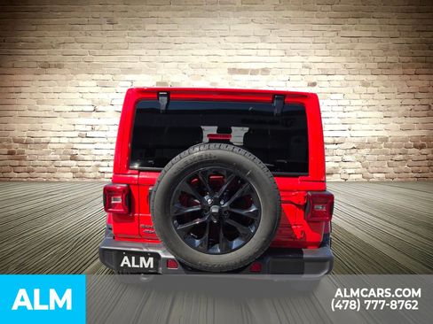 Used 2025 Jeep Wrangler Unlimited Sahara AWD/4WD image 11