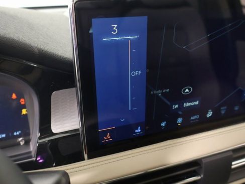 New 2026 Lincoln Corsair Premiere FWD image 8