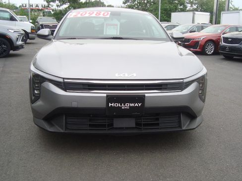 Used 2025 Kia K4 FWD image 2