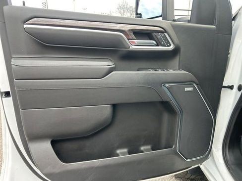 Used 2024 Chevrolet Silverado 2500 LTZ w/ LTZ Plus Package image 11