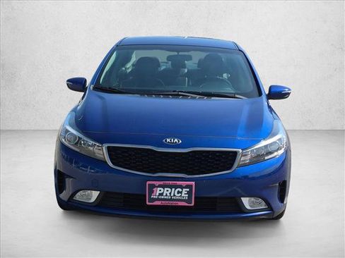 Used 2017 Kia Forte EX FWD image 2
