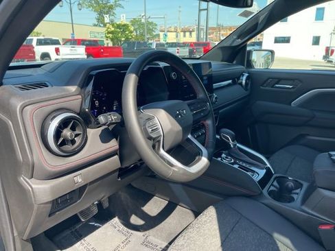 Used 2024 Chevrolet Colorado Z71 w/ Z71 Convenience Package 2 AWD/4WD image 15