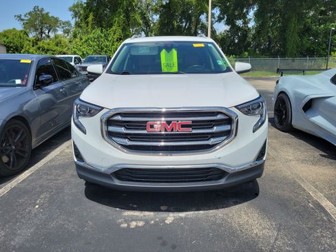 Used 2021 GMC Terrain SLT FWD image 2