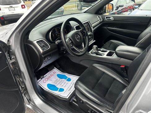 Used 2018 Jeep Grand Cherokee Altitude image 9