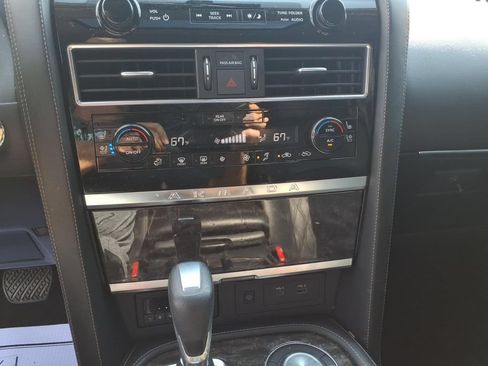 Used 2021 Nissan Armada Platinum w/ Captain's Chairs Package RWD image 21