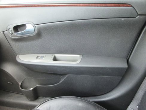 Used 2010 Chevrolet Malibu LTZ image 33