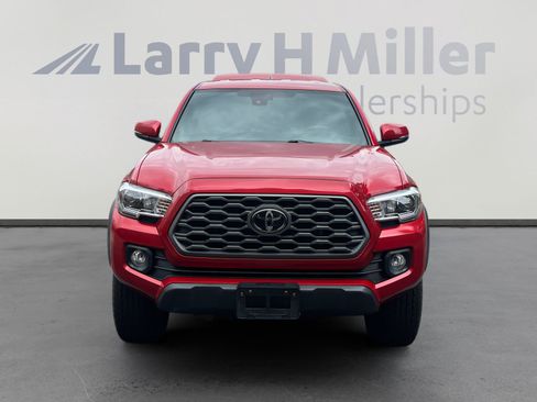 Used 2021 Toyota Tacoma TRD Off-Road AWD/4WD image 8