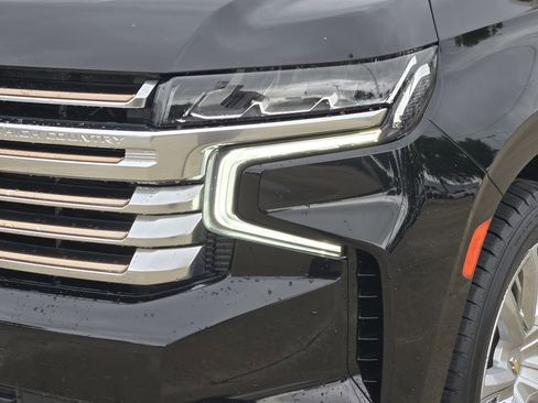 Used 2021 Chevrolet Tahoe High Country w/ Premium Package AWD/4WD image 10