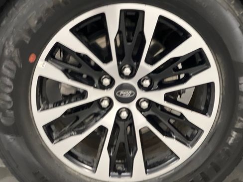 Used 2025 Ford Expedition Platinum image 78