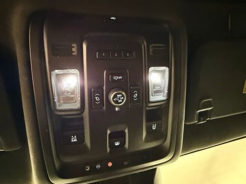 Used 2022 Cadillac Escalade ESV Sport Platinum w/ Heavy-Duty Trailer Package AWD/4WD image 22