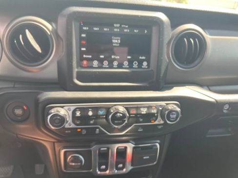 Used 2023 Jeep Wrangler Sport AWD/4WD image 18