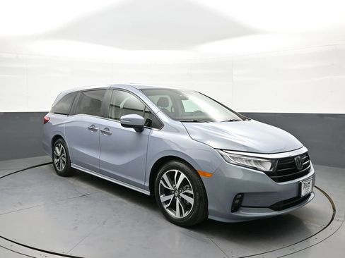 Used 2023 Honda Odyssey Touring image 4