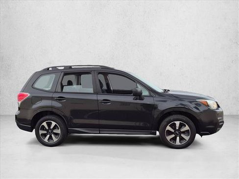 Used 2017 Subaru Forester 2.5i w/ Alloy Wheel Package AWD/4WD image 5