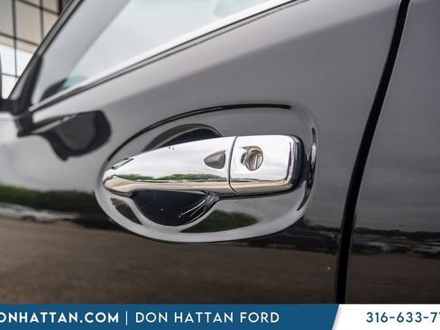 Used 2019 Nissan Rogue SV w/ Premium Package FWD image 39