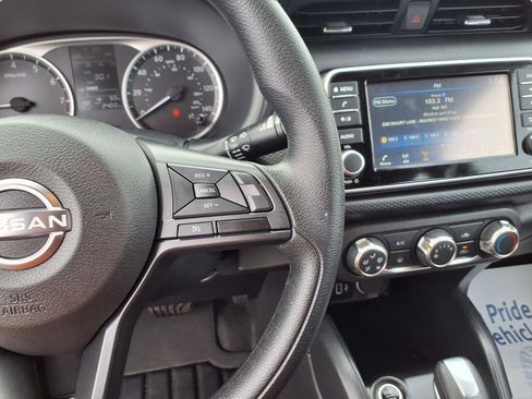 Certified 2025 Nissan Kicks Play S image 11