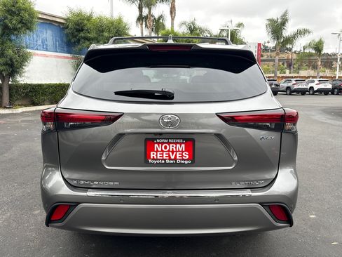 New 2026 Toyota Highlander Platinum AWD/4WD image 7