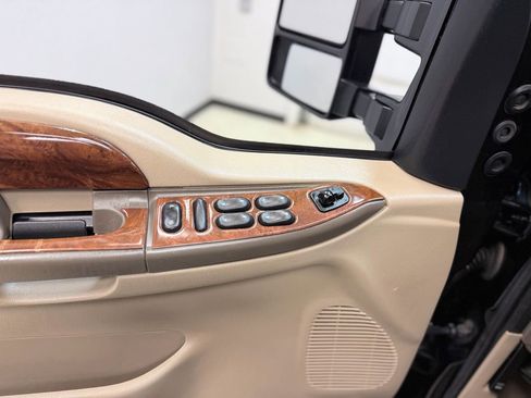 Used 2001 Ford Excursion Limited image 17