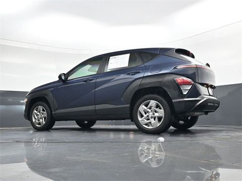 Used 2024 Hyundai Kona SE image 37