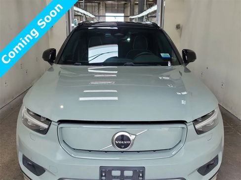 Used 2022 Volvo XC40 P8 Recharge Ultimate image 2