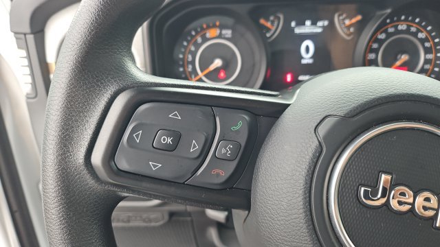 Used 2025 Jeep Wrangler Sport AWD/4WD image 8
