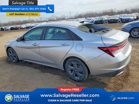 Used 2021 Hyundai Elantra SEL FWD image 3