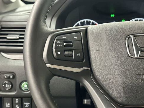 New 2025 Honda Ridgeline RTL+ image 17