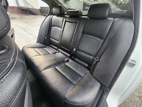 Used 2014 BMW 535d Sedan RWD image 12
