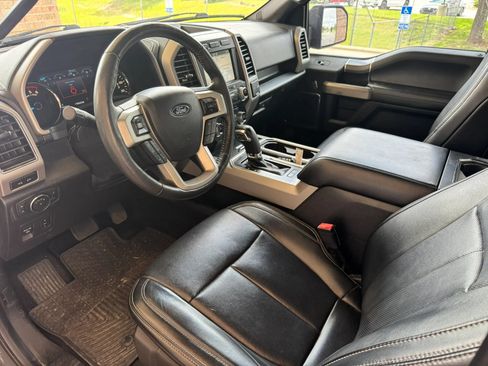 Used 2018 Ford F150 Lariat w/ Equipment Group 502A Luxury AWD/4WD image 16